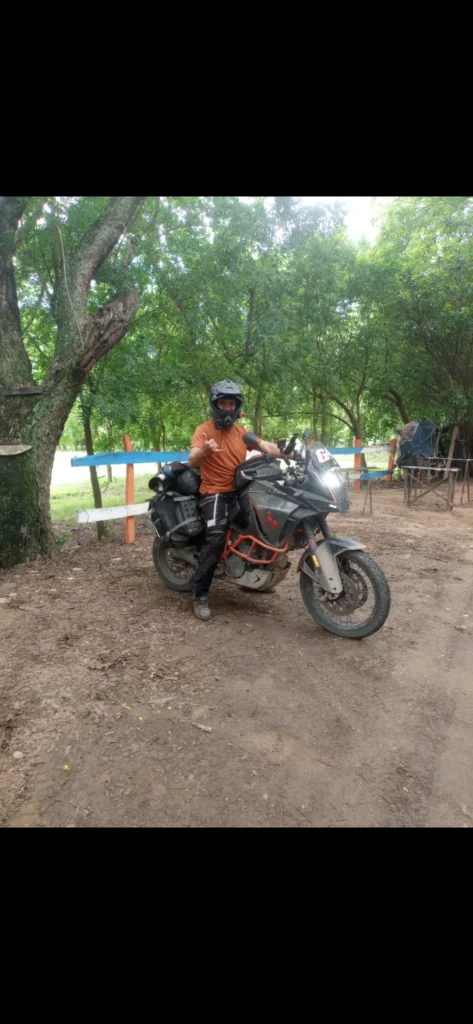 Ecuador_Bike_Rental_KTM_1290_Tatacoa